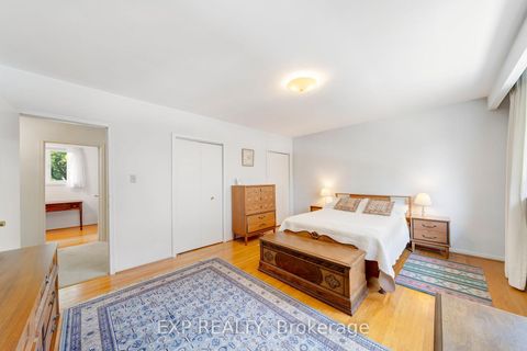 Photo 14 at 6 Queensland Court, West Deane, Toronto