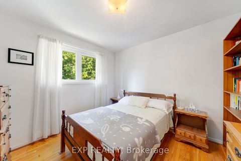 Photo 15 at 6 Queensland Court, West Deane, Toronto