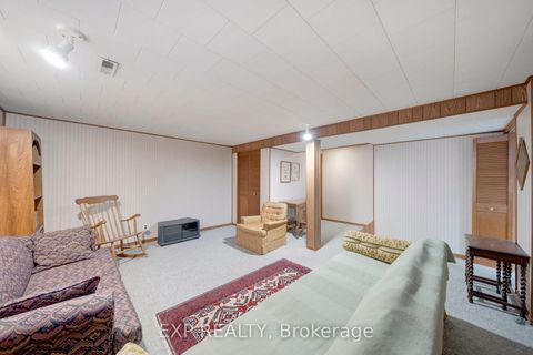 Photo 19 at 6 Queensland Court, West Deane, Toronto