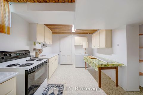 Photo 21 at 6 Queensland Court, West Deane, Toronto