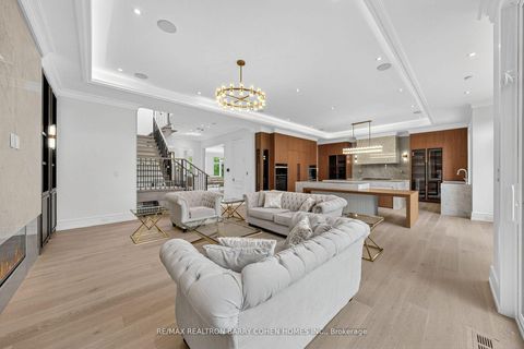 Photo 15 at 35 Foursome Crescent, Windfields, Toronto