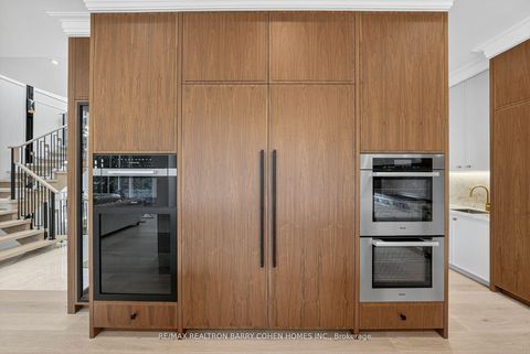 Photo 18 at 35 Foursome Crescent, Windfields, Toronto