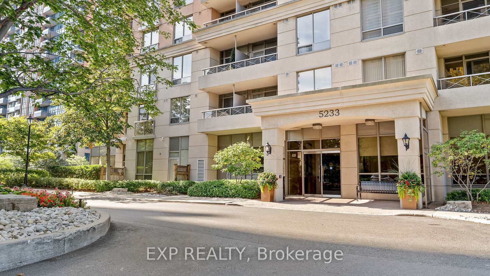 420 - 5233 Dundas Street W, City Centre West, Toronto 