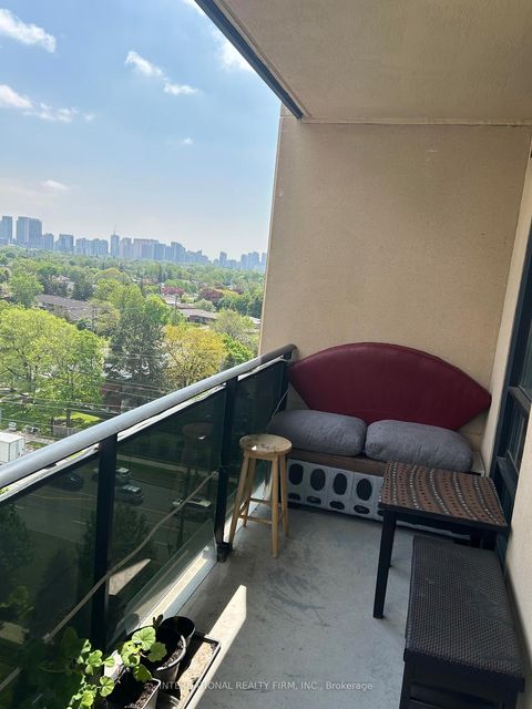 Photo 6 at 1004 - 520 Steeles Avenue W, Yorkhill, Vaughan