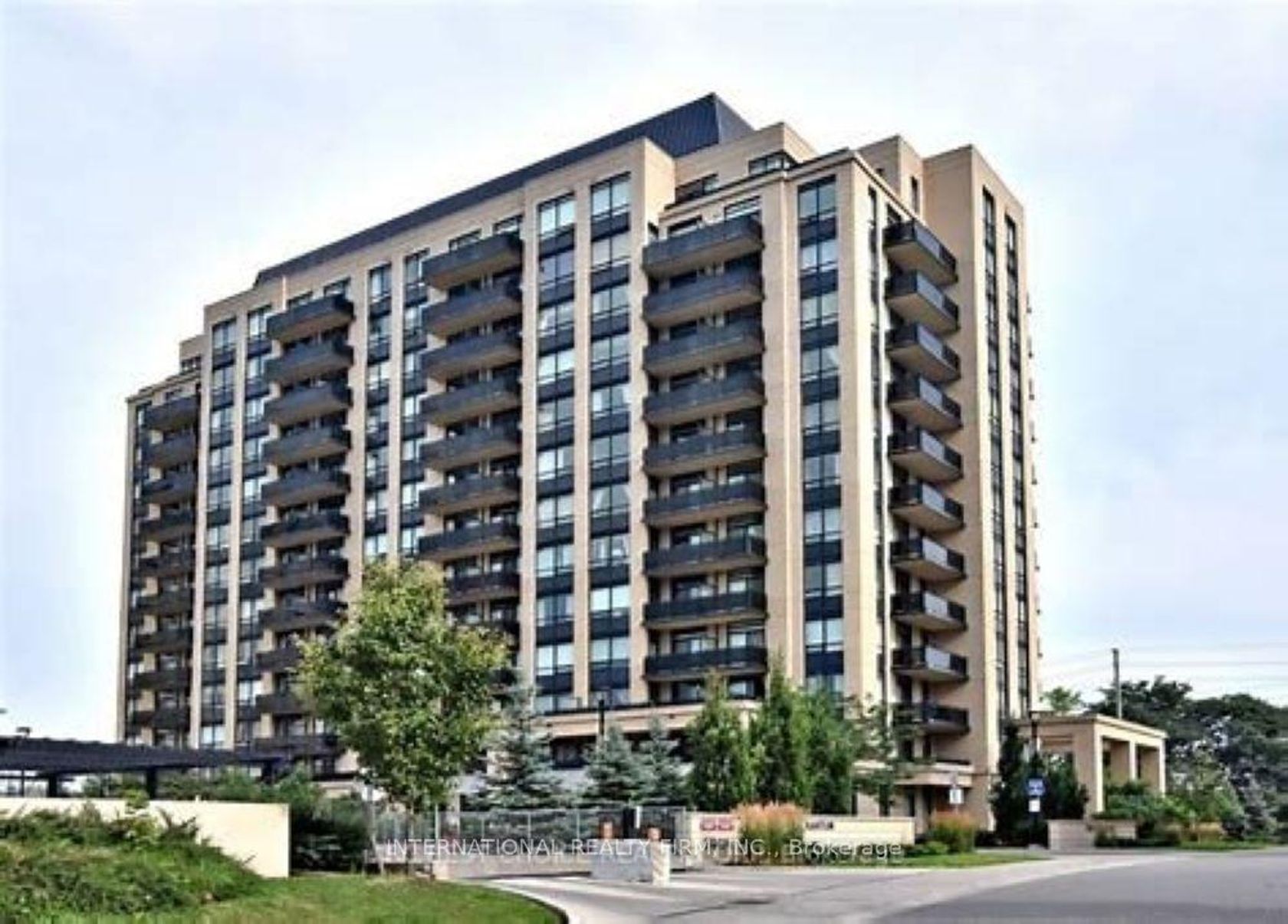 1004 - 520 Steeles Avenue W, Yorkhill, Vaughan 