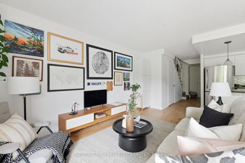Photo 4 at 431 - 139 Merton Street, Mount Pleasant West, Toronto