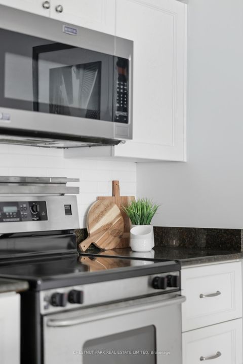 Photo 14 at 431 - 139 Merton Street, Mount Pleasant West, Toronto