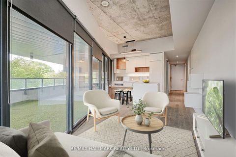 Photo 3 at 209 - 383 Sorauren Avenue, Roncesvalles, Toronto