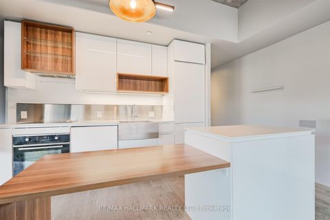 Photo 14 at 209 - 383 Sorauren Avenue, Roncesvalles, Toronto