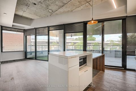 Photo 17 at 209 - 383 Sorauren Avenue, Roncesvalles, Toronto