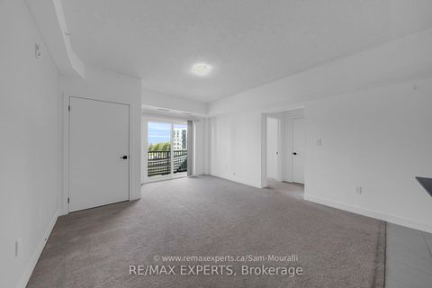 Photo 22 at 207 - 6 Spice Way, Rural Barrie Southeast, Barrie