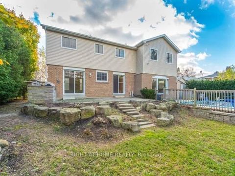 Photo 2 at 8 Gallacher Avenue, Oak Ridges, Richmond Hill Photo 2 at 8 Gallacher Avenue, Oak Ridges, Richmond Hill