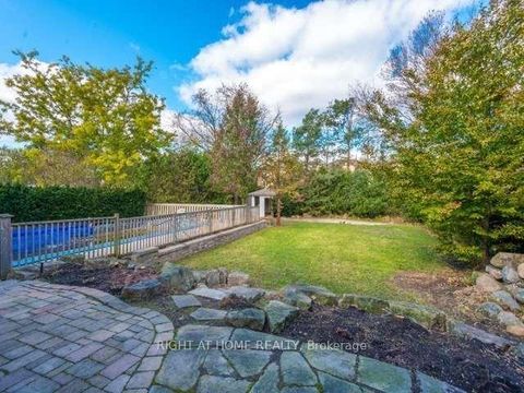 Photo 4 at 8 Gallacher Avenue, Oak Ridges, Richmond Hill Photo 4 at 8 Gallacher Avenue, Oak Ridges, Richmond Hill
