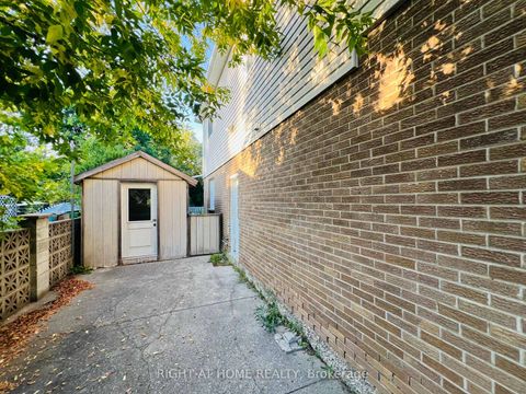 Photo 9 at 8 Gallacher Avenue, Oak Ridges, Richmond Hill Photo 9 at 8 Gallacher Avenue, Oak Ridges, Richmond Hill