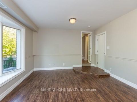 Photo 11 at 8 Gallacher Avenue, Oak Ridges, Richmond Hill