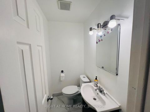 Photo 15 at 8 Gallacher Avenue, Oak Ridges, Richmond Hill