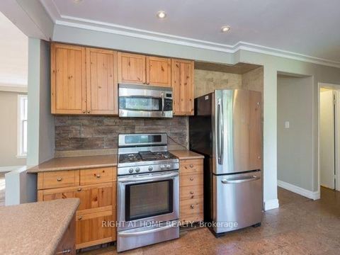 Photo 17 at 8 Gallacher Avenue, Oak Ridges, Richmond Hill Photo 17 at 8 Gallacher Avenue, Oak Ridges, Richmond Hill