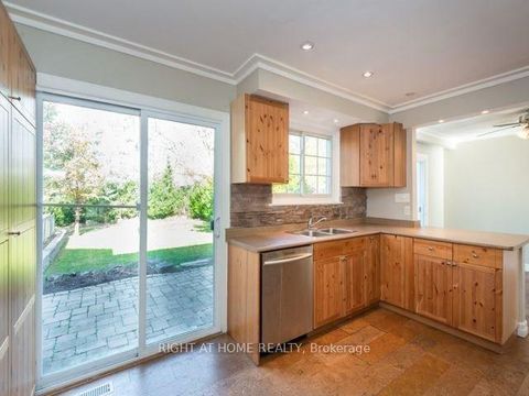 Photo 18 at 8 Gallacher Avenue, Oak Ridges, Richmond Hill Photo 18 at 8 Gallacher Avenue, Oak Ridges, Richmond Hill