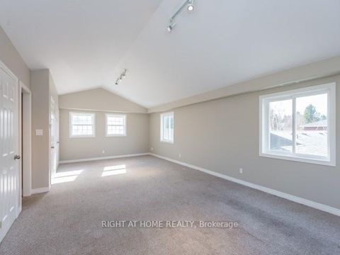 Photo 19 at 8 Gallacher Avenue, Oak Ridges, Richmond Hill Photo 19 at 8 Gallacher Avenue, Oak Ridges, Richmond Hill