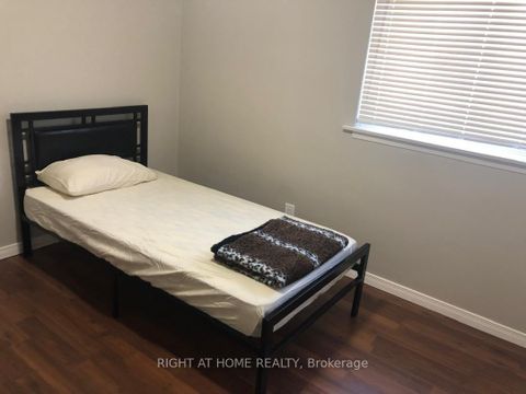 Photo 26 at 8 Gallacher Avenue, Oak Ridges, Richmond Hill