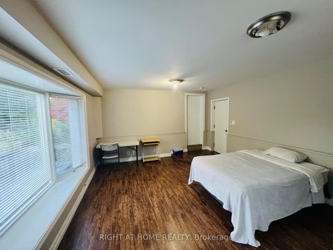 Photo 32 at 8 Gallacher Avenue, Oak Ridges, Richmond Hill