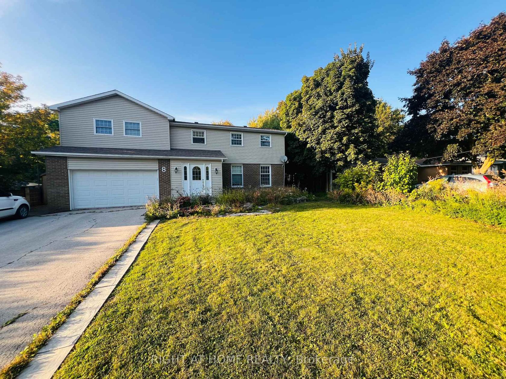 8 Gallacher Avenue, Oak Ridges, Richmond Hill 
