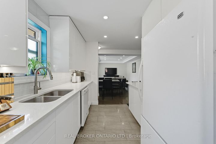 Photo 8 at 1314 Fisher Avenue, Mountainside, Burlington