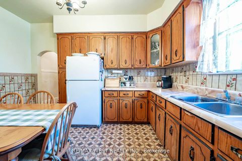 Photo 10 at 217 Gladstone Avenue, Little Portugal, Toronto Photo 10 at 217 Gladstone Avenue, Little Portugal, Toronto