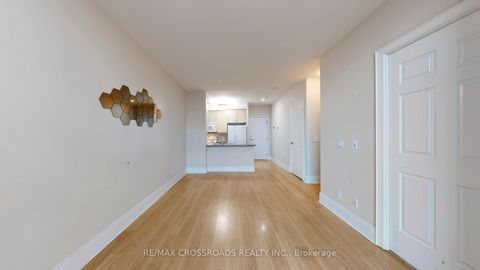 Photo 6 at Ph1 - 15 Greenview Avenue, Newtonbrook West, Toronto