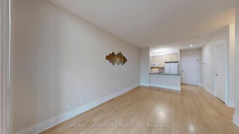 Photo 7 at Ph1 - 15 Greenview Avenue, Newtonbrook West, Toronto
