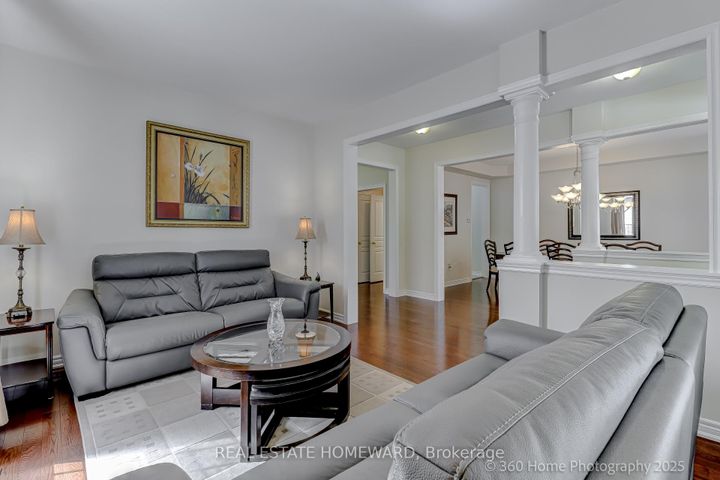 Photo 7 at 9 Tarmack Drive, Jefferson, Richmond Hill