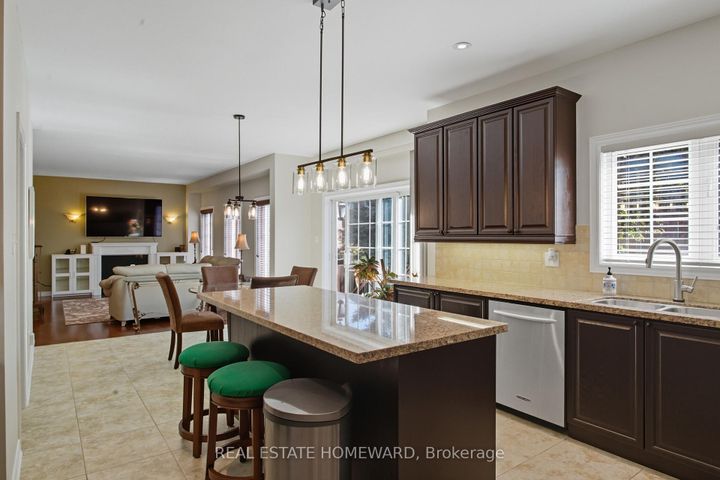 Photo 12 at 9 Tarmack Drive, Jefferson, Richmond Hill