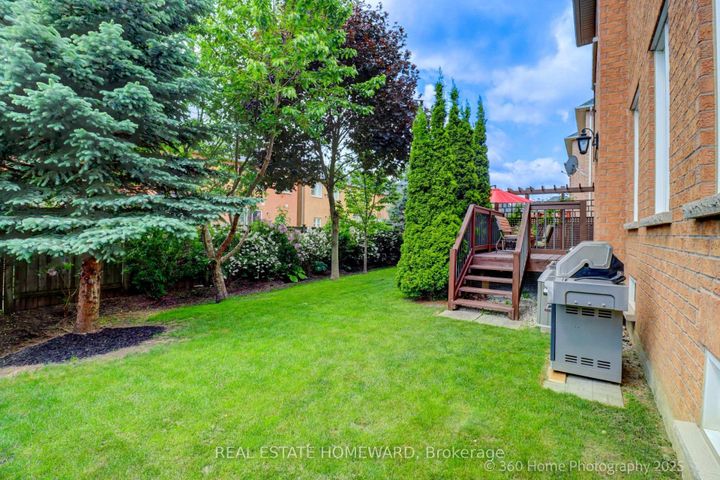 Photo 29 at 9 Tarmack Drive, Jefferson, Richmond Hill