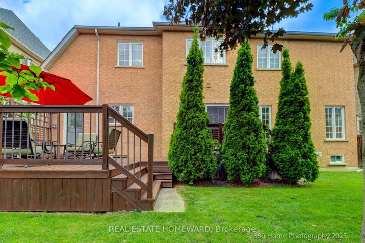 Photo 30 at 9 Tarmack Drive, Jefferson, Richmond Hill