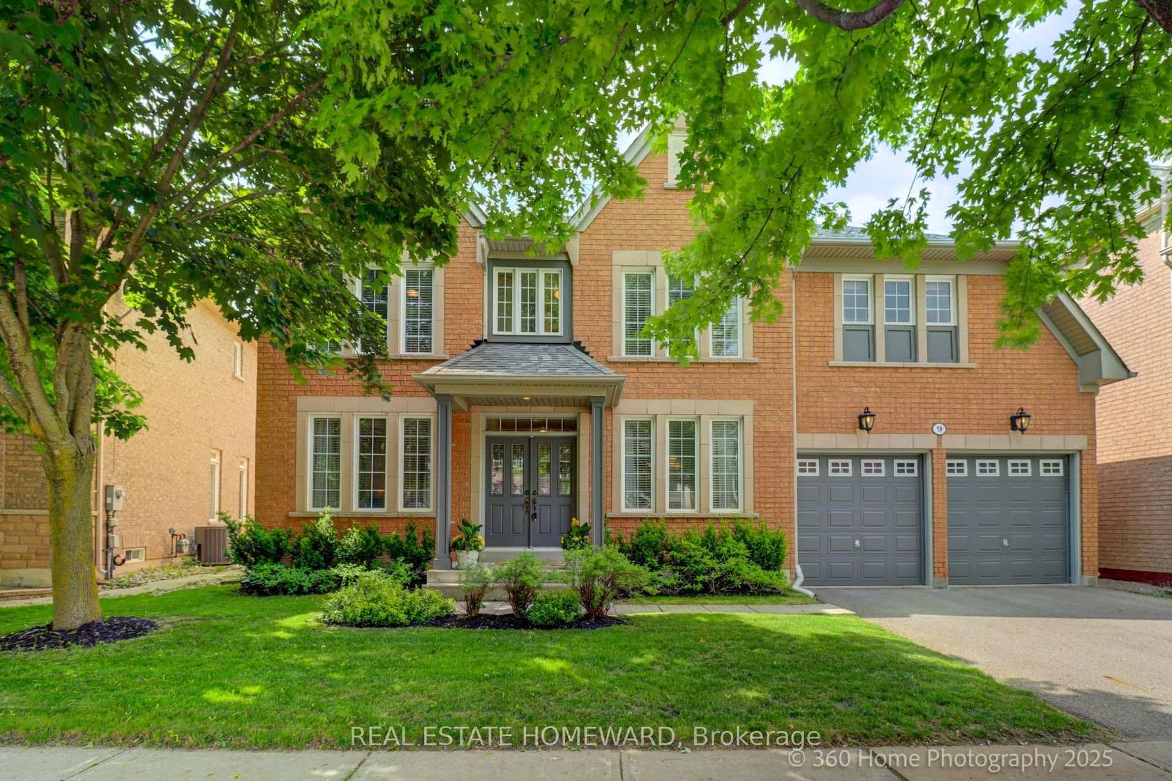 9 Tarmack Drive, Jefferson, Richmond Hill 
