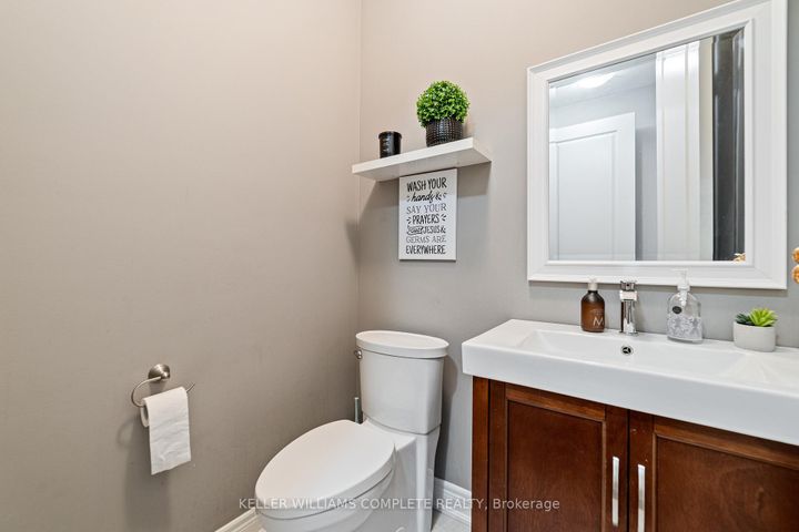 Photo 8 at 24 MACBEAN Crescent, Waterdown, Hamilton