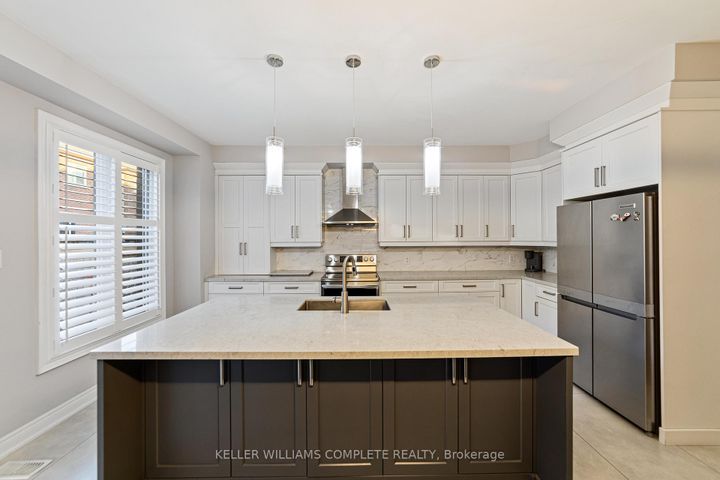 Photo 13 at 24 MACBEAN Crescent, Waterdown, Hamilton