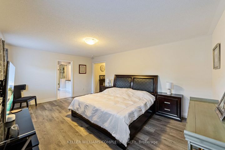Photo 22 at 24 MACBEAN Crescent, Waterdown, Hamilton