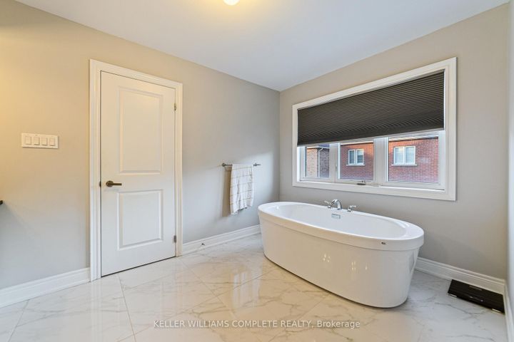 Photo 24 at 24 MACBEAN Crescent, Waterdown, Hamilton