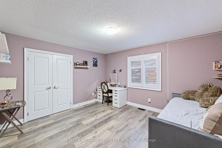 Photo 25 at 24 MACBEAN Crescent, Waterdown, Hamilton