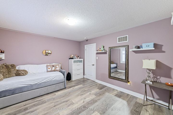 Photo 26 at 24 MACBEAN Crescent, Waterdown, Hamilton