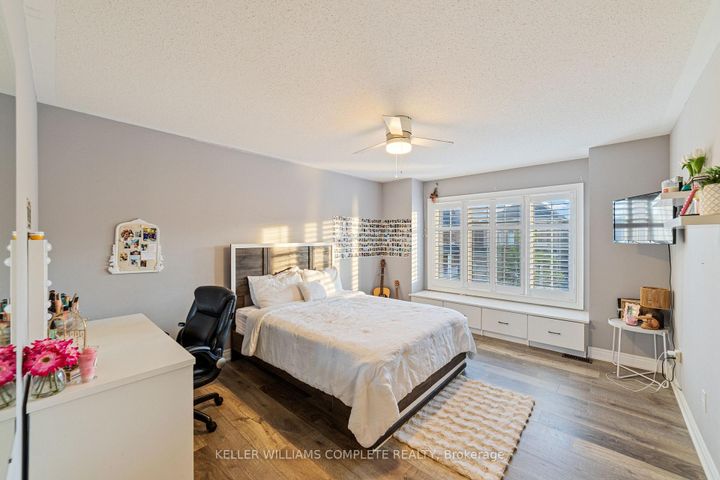 Photo 28 at 24 MACBEAN Crescent, Waterdown, Hamilton