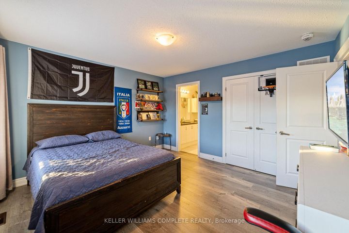 Photo 31 at 24 MACBEAN Crescent, Waterdown, Hamilton