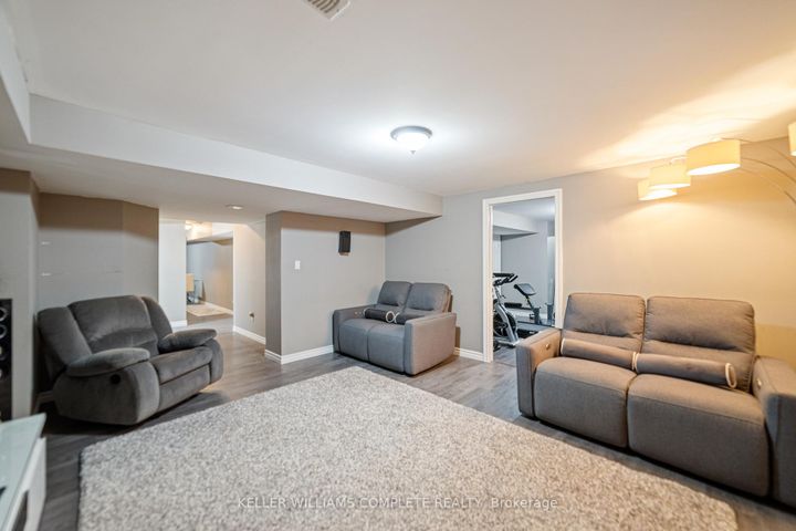 Photo 40 at 24 MACBEAN Crescent, Waterdown, Hamilton
