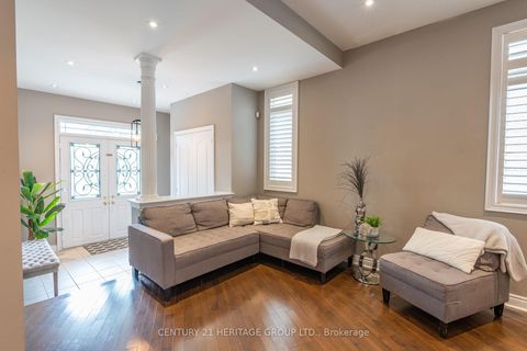 Photo 2 at 20 Altus Park Drive, Patterson, Vaughan