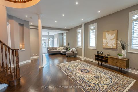 Photo 6 at 20 Altus Park Drive, Patterson, Vaughan