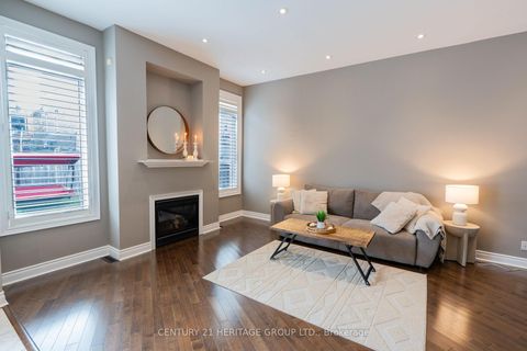 Photo 7 at 20 Altus Park Drive, Patterson, Vaughan