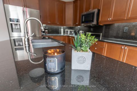Photo 11 at 20 Altus Park Drive, Patterson, Vaughan