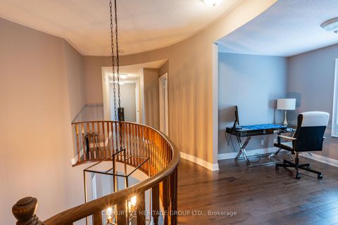 Photo 14 at 20 Altus Park Drive, Patterson, Vaughan