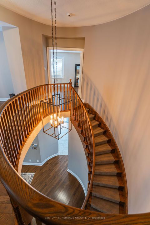 Photo 16 at 20 Altus Park Drive, Patterson, Vaughan